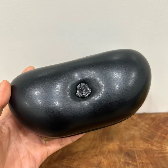 Moncler Black leather sunglasses Case - Picture 9 of 11